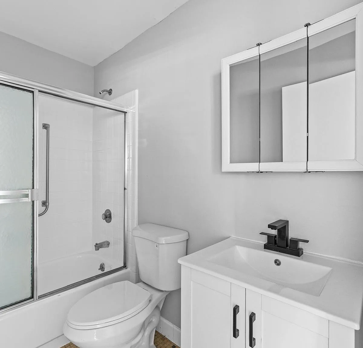 2 bed, $1,300 — Photo 4