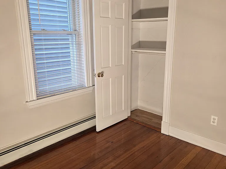823 Saratoga St — Photo 10