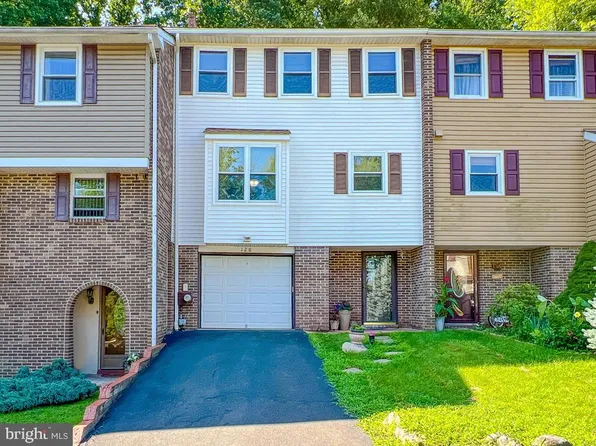 128 Woodbridge Ct S, Feasterville Trevose, PA 19053
