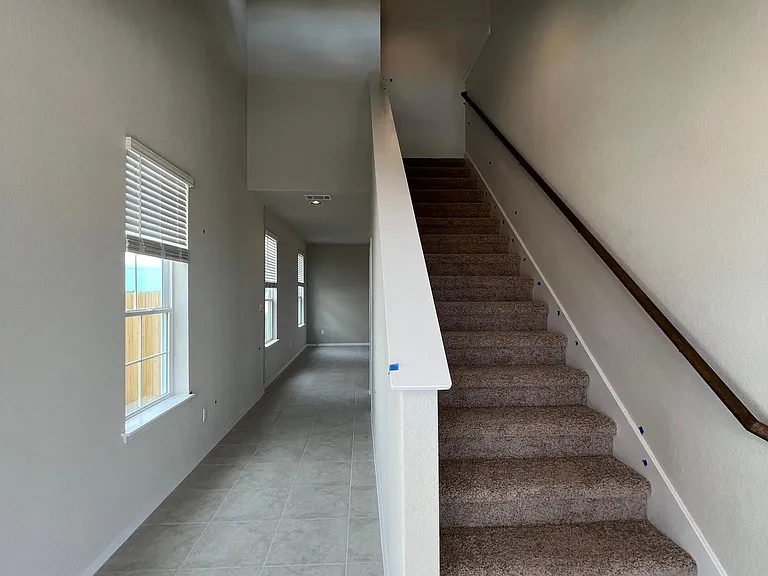 230 Delta Crst — Photo 4