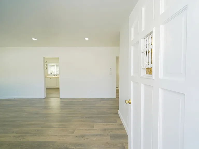 220 E Walnut Ave — Photo 5
