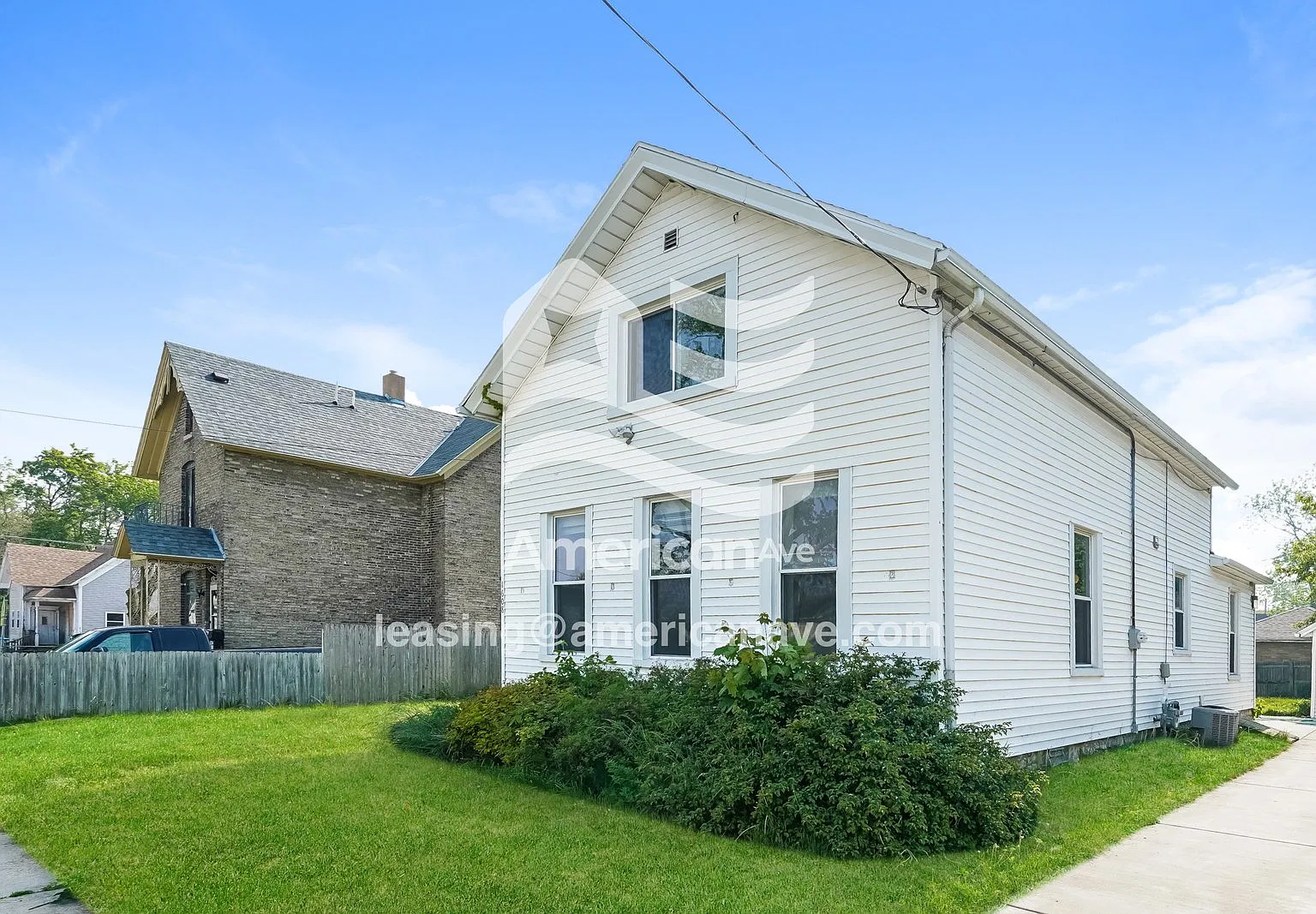 3 bed, 1.5 bath, 1420 sqft, $1,750 — Photo 1