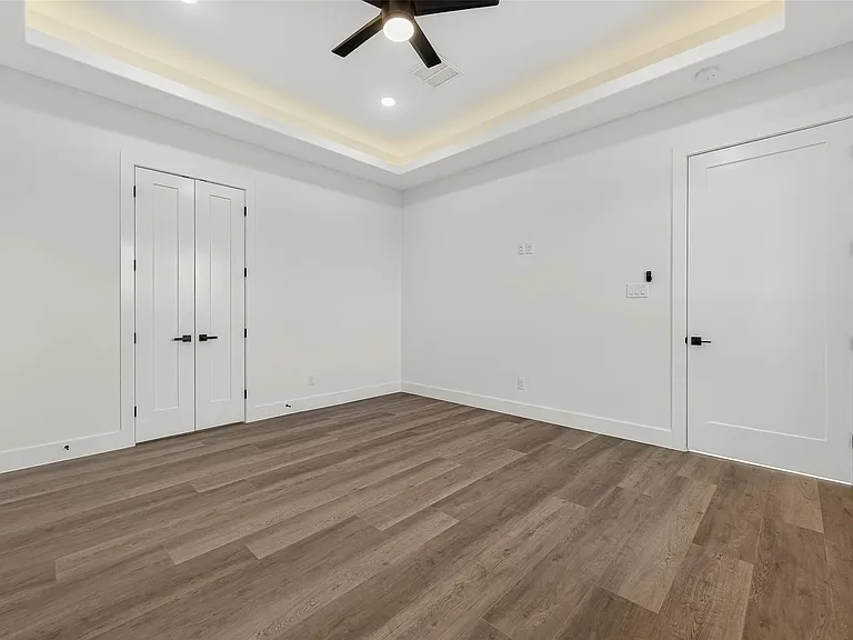 2226 Syrian St — Photo 33