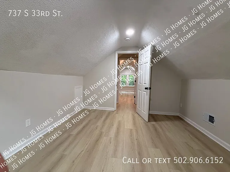 737 S 33rd St — Photo 26