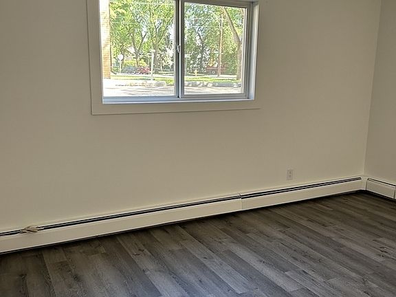 4th image of 727 5th Ave N #1
