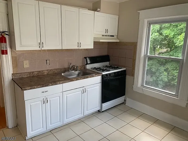 1 bed, $2,200 — Photo 4