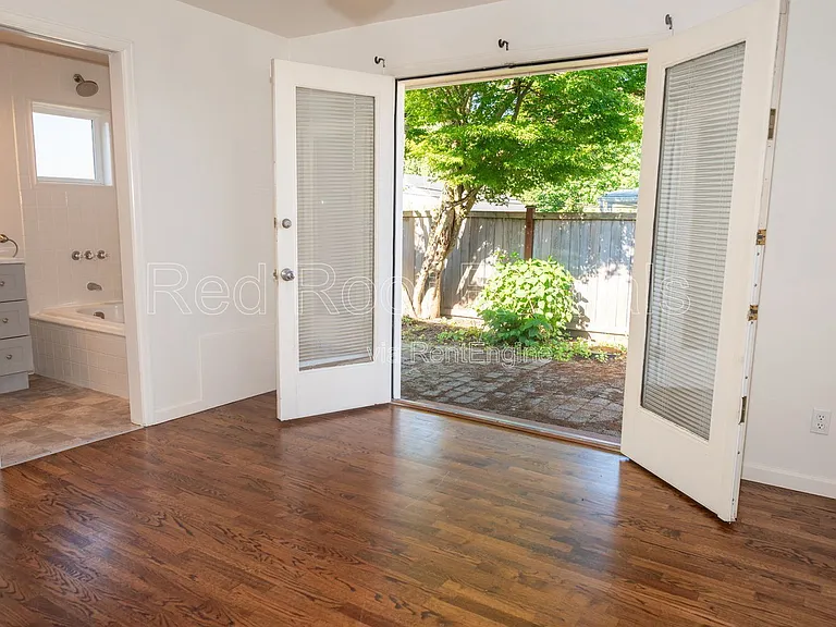 4840 N 8th St — Photo 31