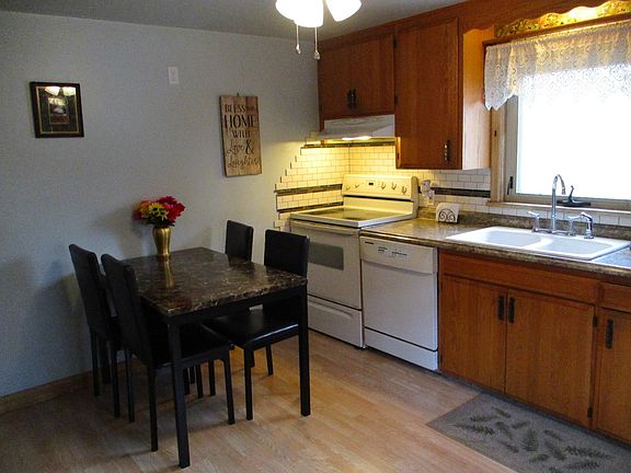 Stove & dishwasher stay