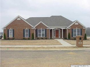 616 Avalon Dr SW, Hartselle, AL 35640