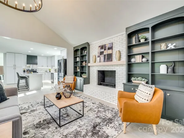 4006 Windward Dr, Tega Cay, SC 29708