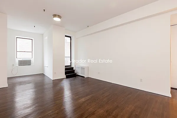 Rented by Mirador Real Estate | media 30