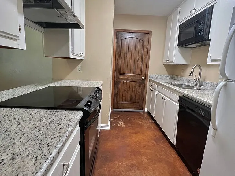808 Peregrine Dr — Photo 15