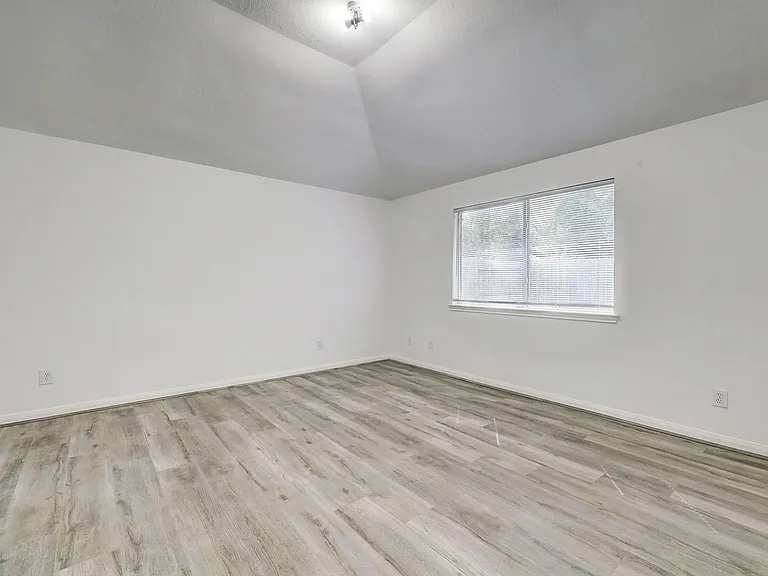 25407 Clover Ranch Dr — Photo 9