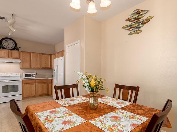 5th image of 3708 S 54th Gln