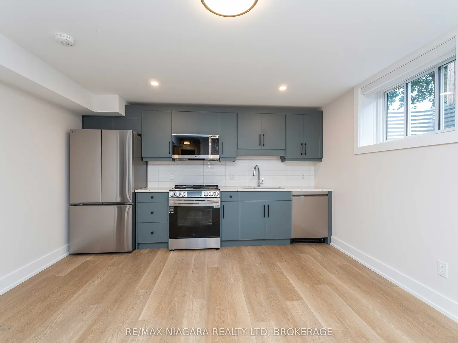 2 bed, $1,700 — Photo 3