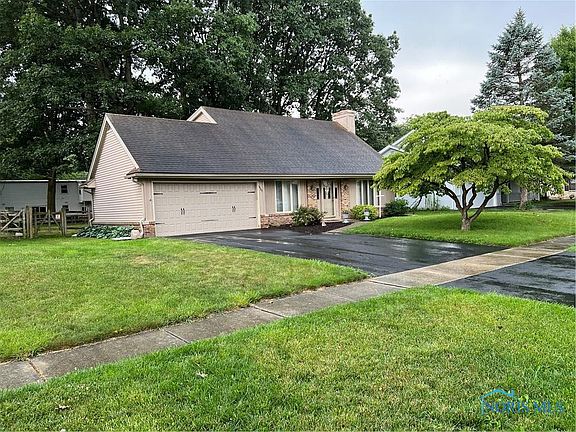 3rd image of 6409 Antoinette Ln