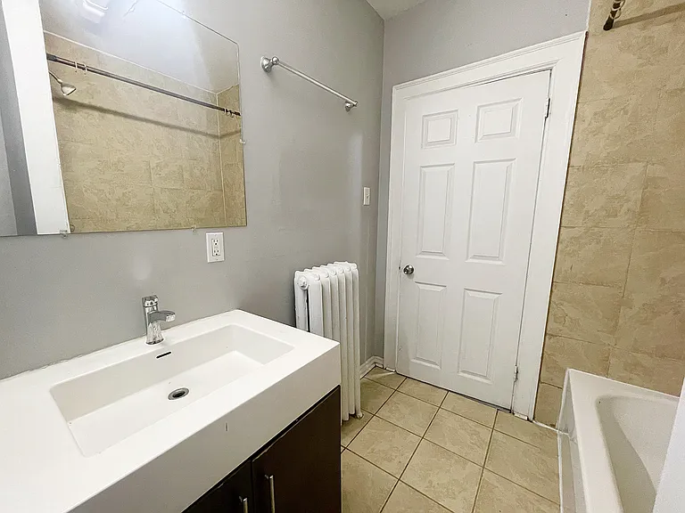 7 Rutherford Ave #2 — Photo 15