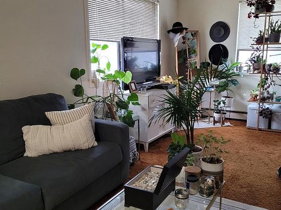 5th image of 1604 Lloyd St APT 404