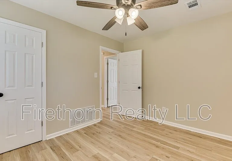 1006 Skyview Dr — Photo 17