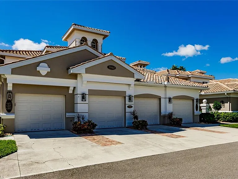 3940 Deer Crossing Ct #4-203 — Photo 3