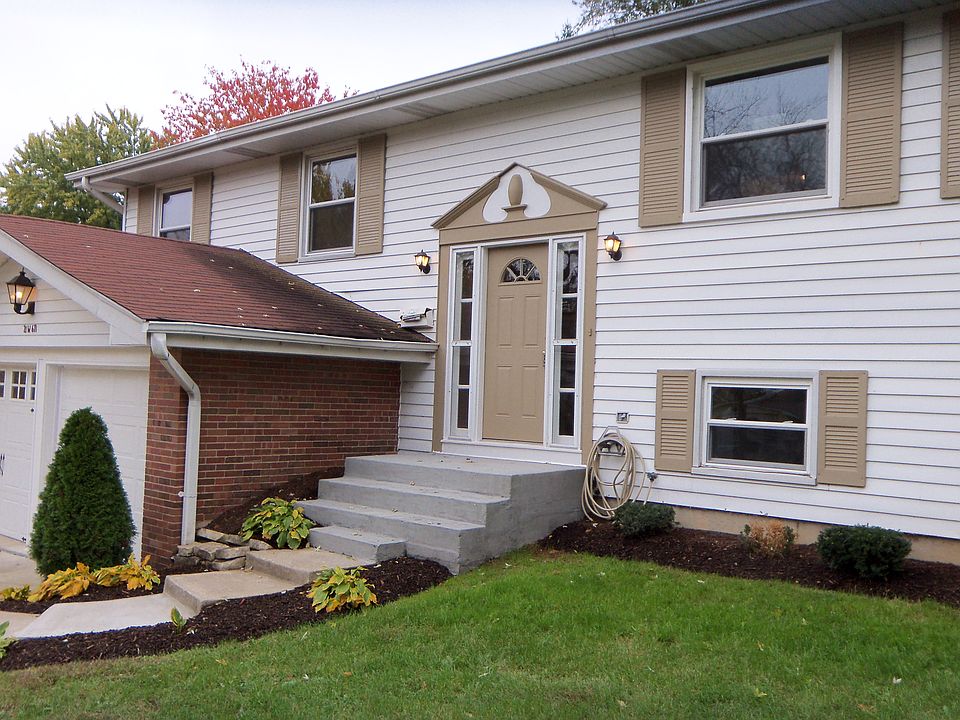 1st image of 21W671 Glen Valley Dr