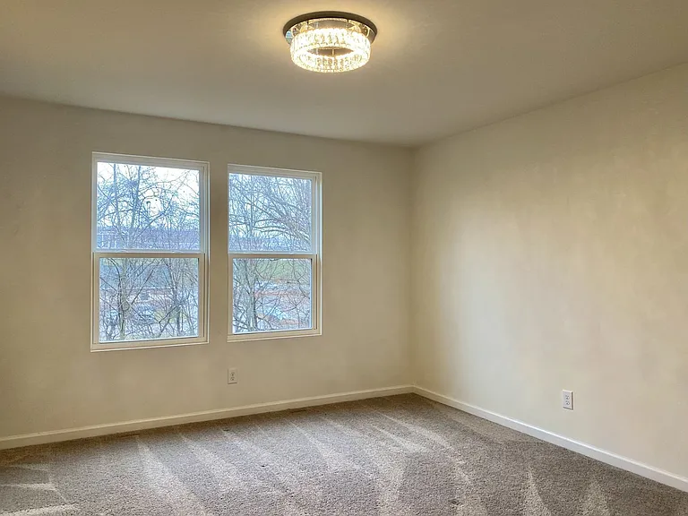 1021 Livingstone Ln — Photo 15