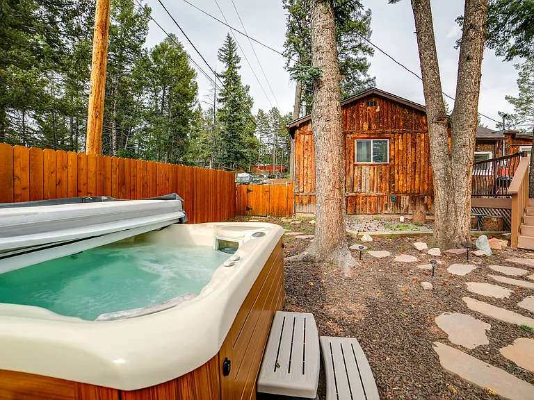 506 N Fairview St — Photo 43
