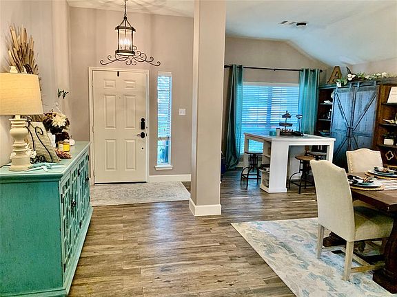 4th image of 3202 Blue Bonnet Dr