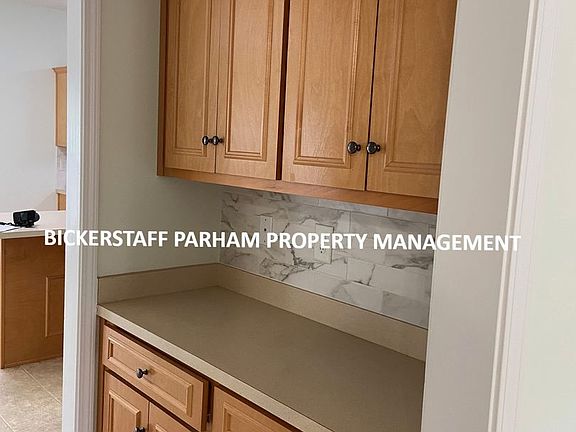 5th image of 4613 English Ivy Dr