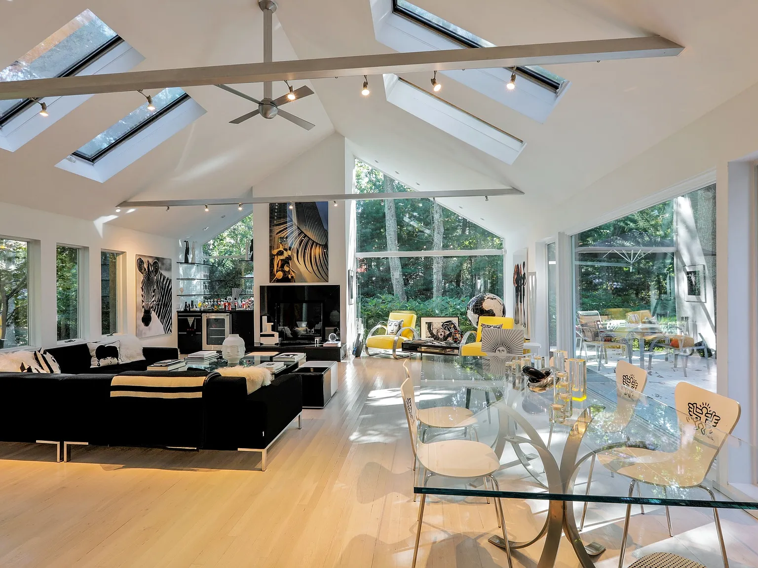 Modern and Chic Private East Hampton Getaway — Photo 1