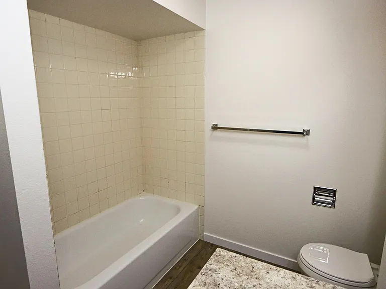 9821 N Indian Trail Rd — Photo 13