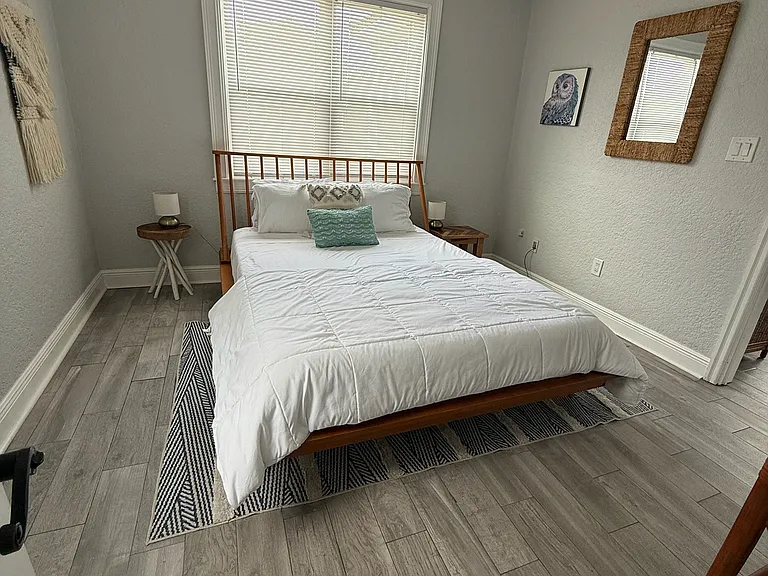 1001 W Indiana Ave — Photo 5
