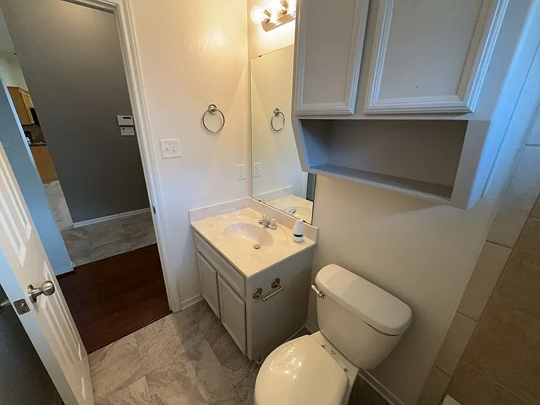9911 Diana Dr — Photo 23