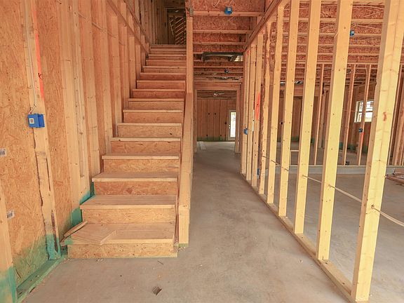 4th image of 213 Eastwoods Section #5