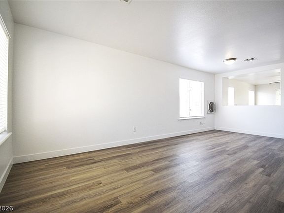 3rd image of 1587 Alpine Hills Ave