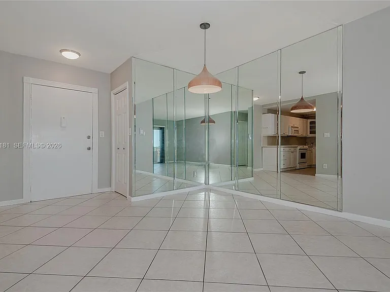 200 S Birch Rd #604 — Photo 7