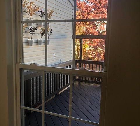 5th image of 4940 Marshlake Ln
