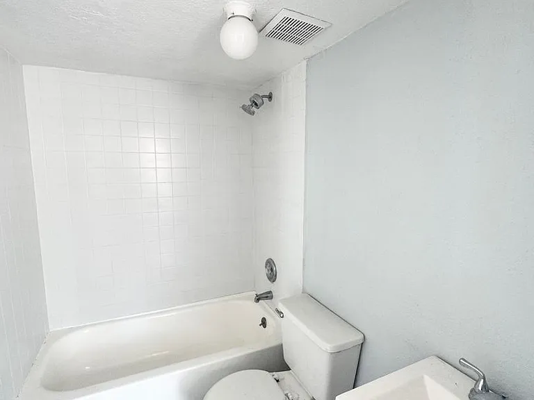 704 Cordova Dr #1 — Photo 16