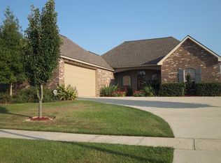 2042 High Point Dr, Zachary, LA 70791