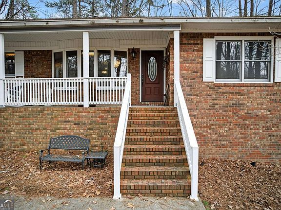 4th image of 645 Davis Rd