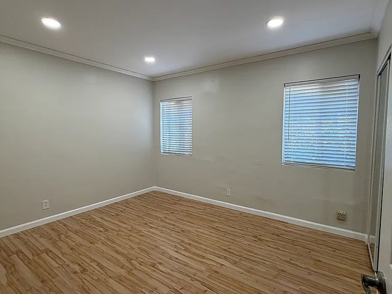 6521 Baird Ave — Photo 8