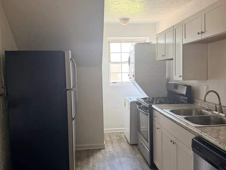 401 S Trenton Ave #3 — Photo 3