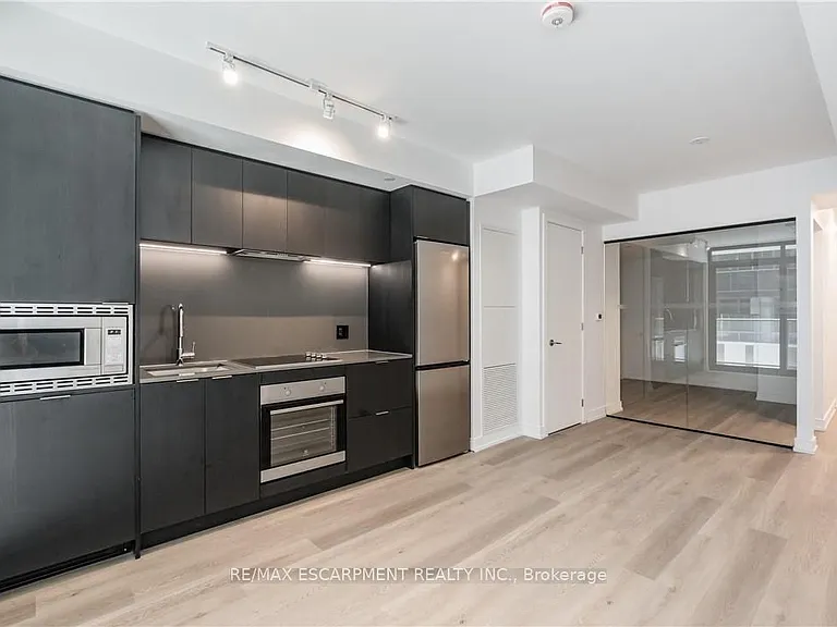1 Jarvis St #422 — Photo 15