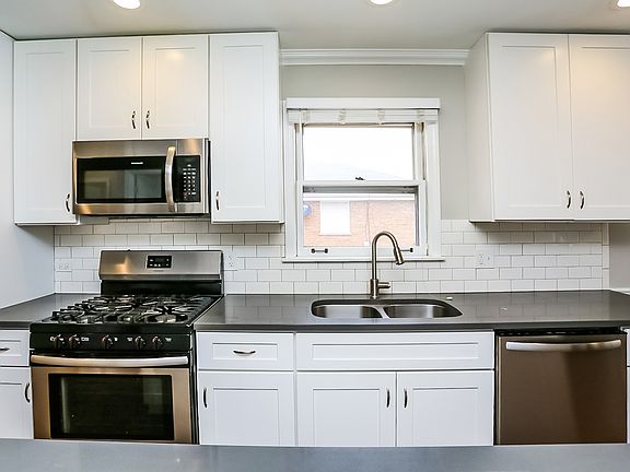 5th image of 2919 Willow St