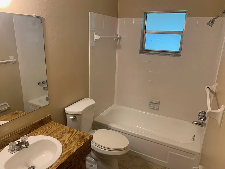5835 Tanglewood Dr NE — Photo 8