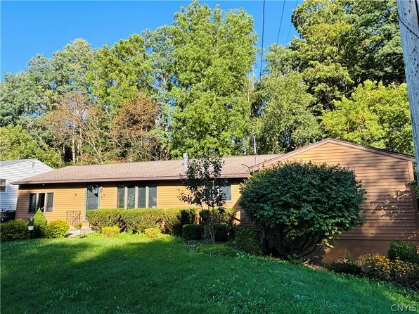 100 Wallace Ave, Camillus, NY 13031
