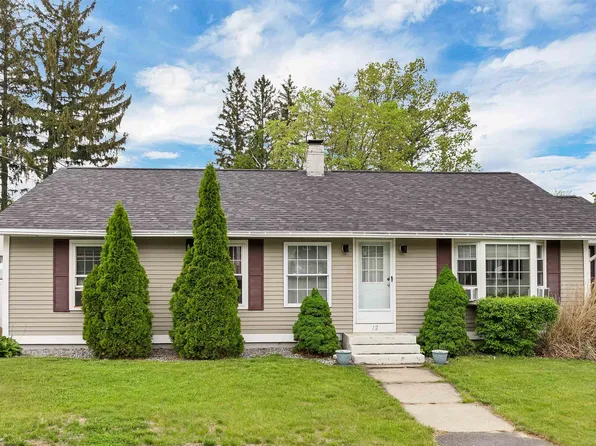 12 Pine Hill Avenue, Goffstown, NH 03045