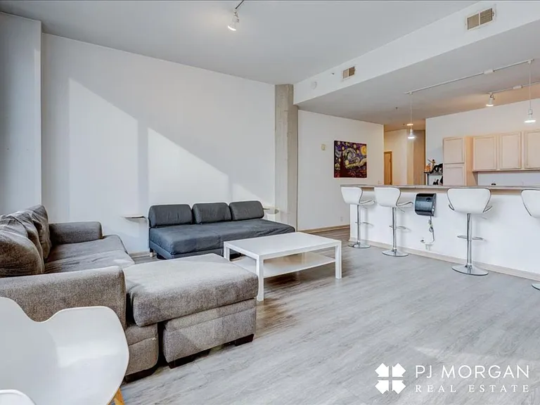 312 S 16th St #201 — Photo 7