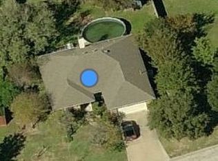 1404 Sagewood Dr, Taylor, TX 76574