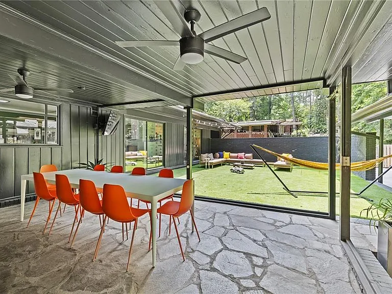 3252 W Roxboro Rd NE — Photo 50